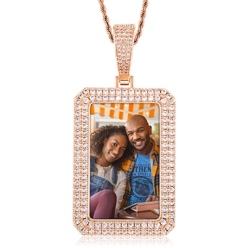 Square fashion medallion with rope chain